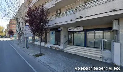 Escura. Abogados y Economistas.