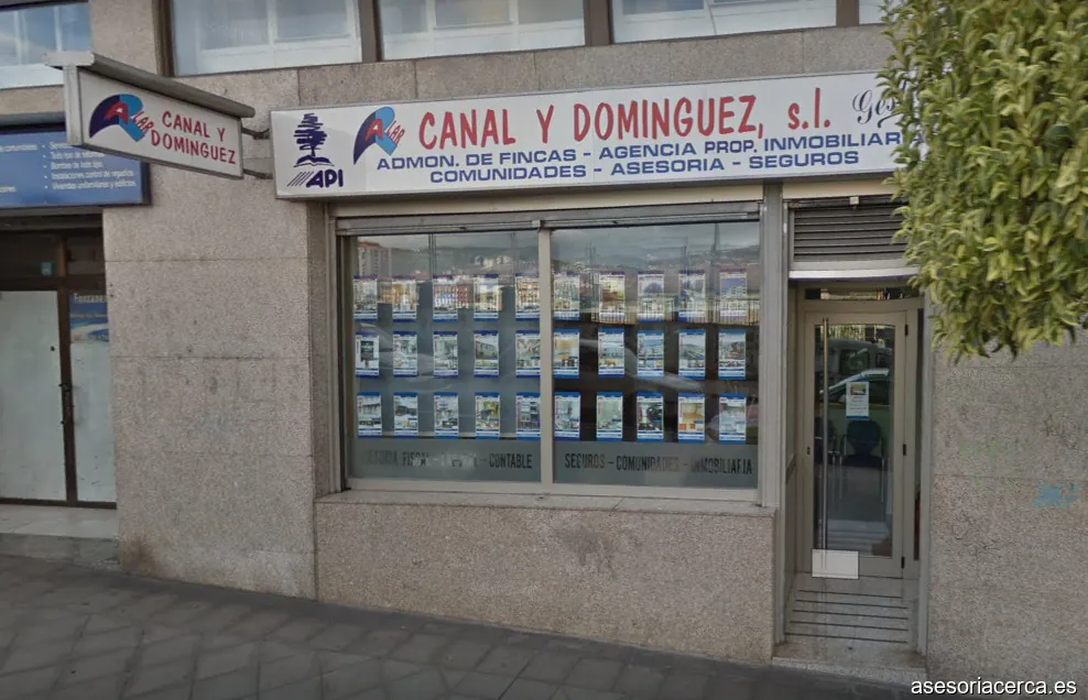 Lar Canal y Dominguez