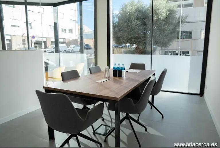 Axis, Gestions & Serveis