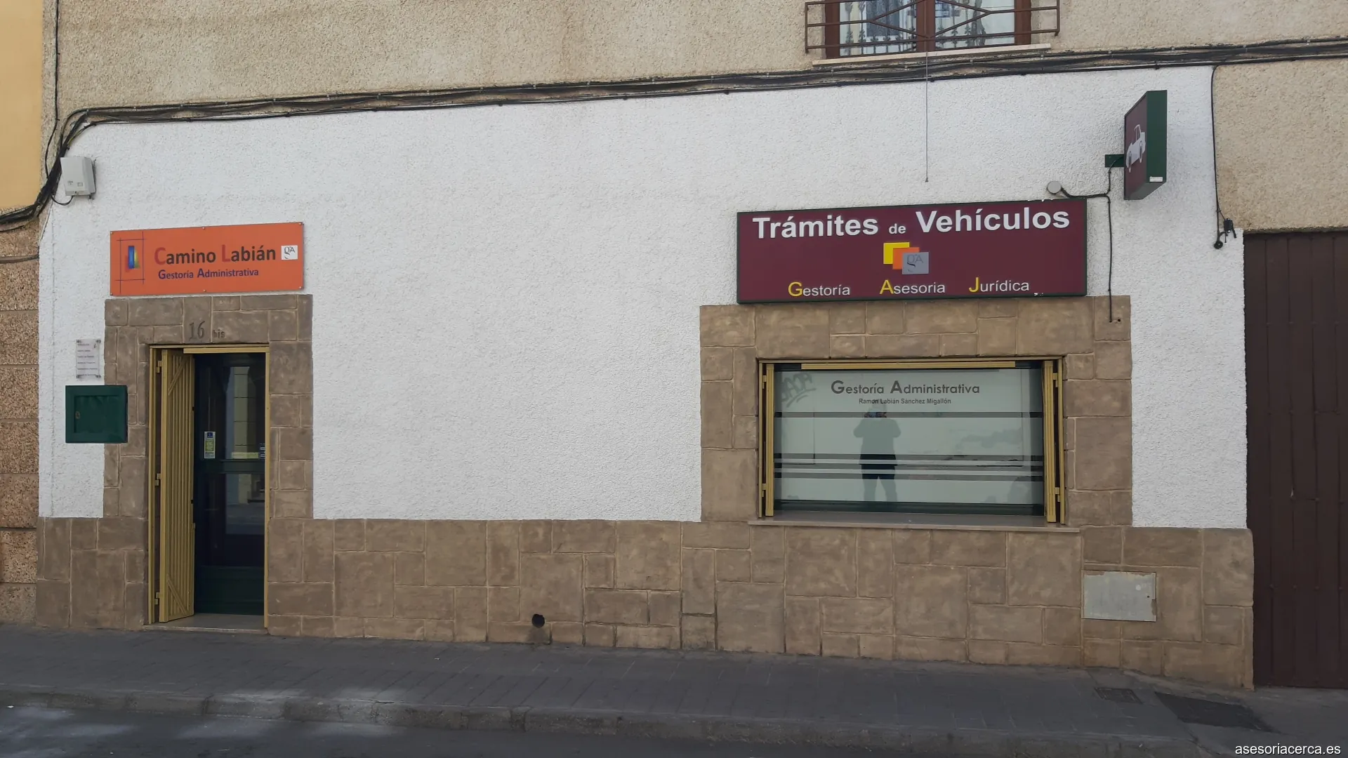 Camino Labian